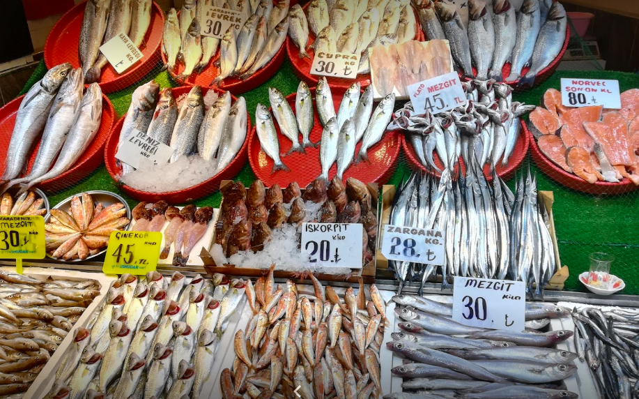 uskudar fishermen market 